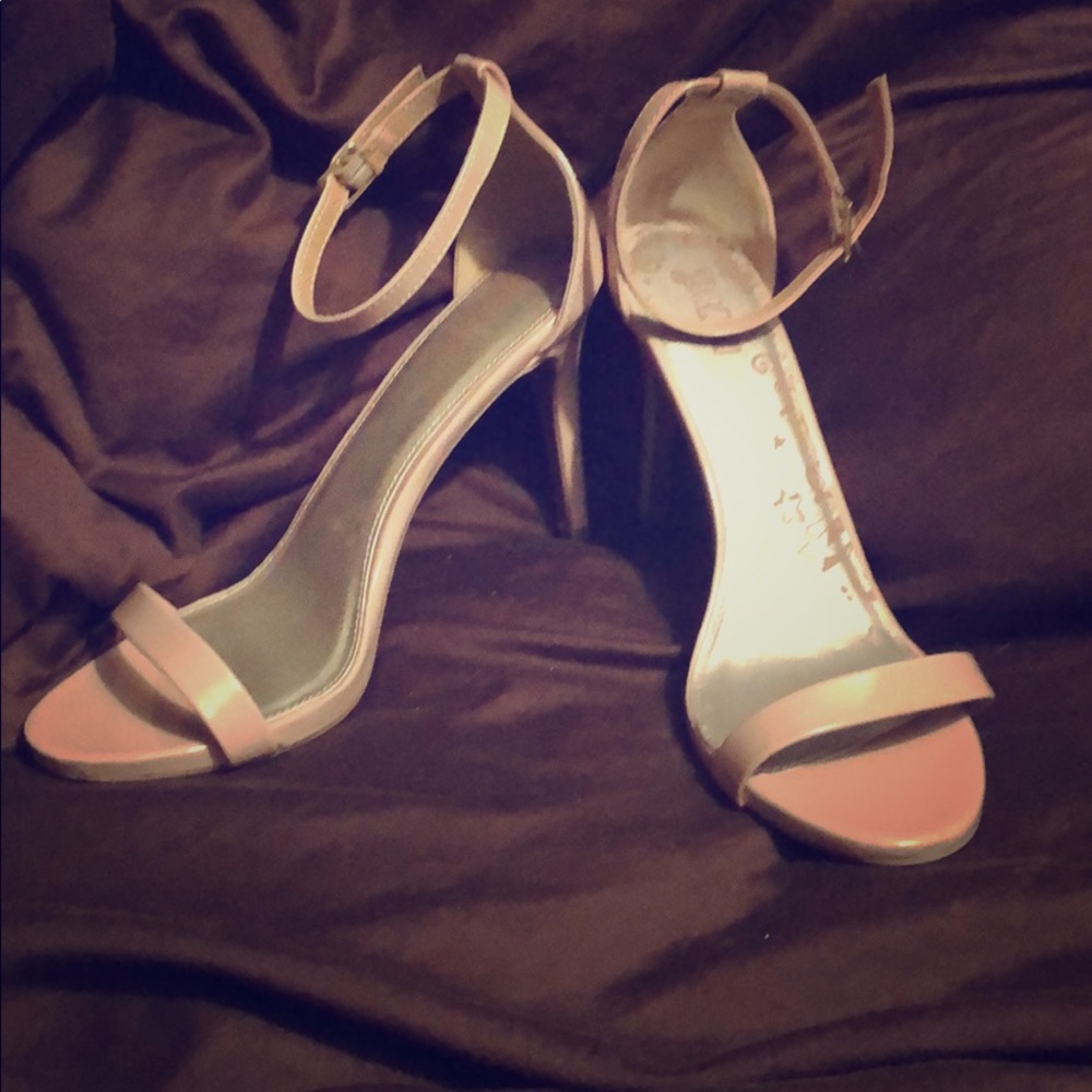Women’s Kailey Ankle Strap Pump
